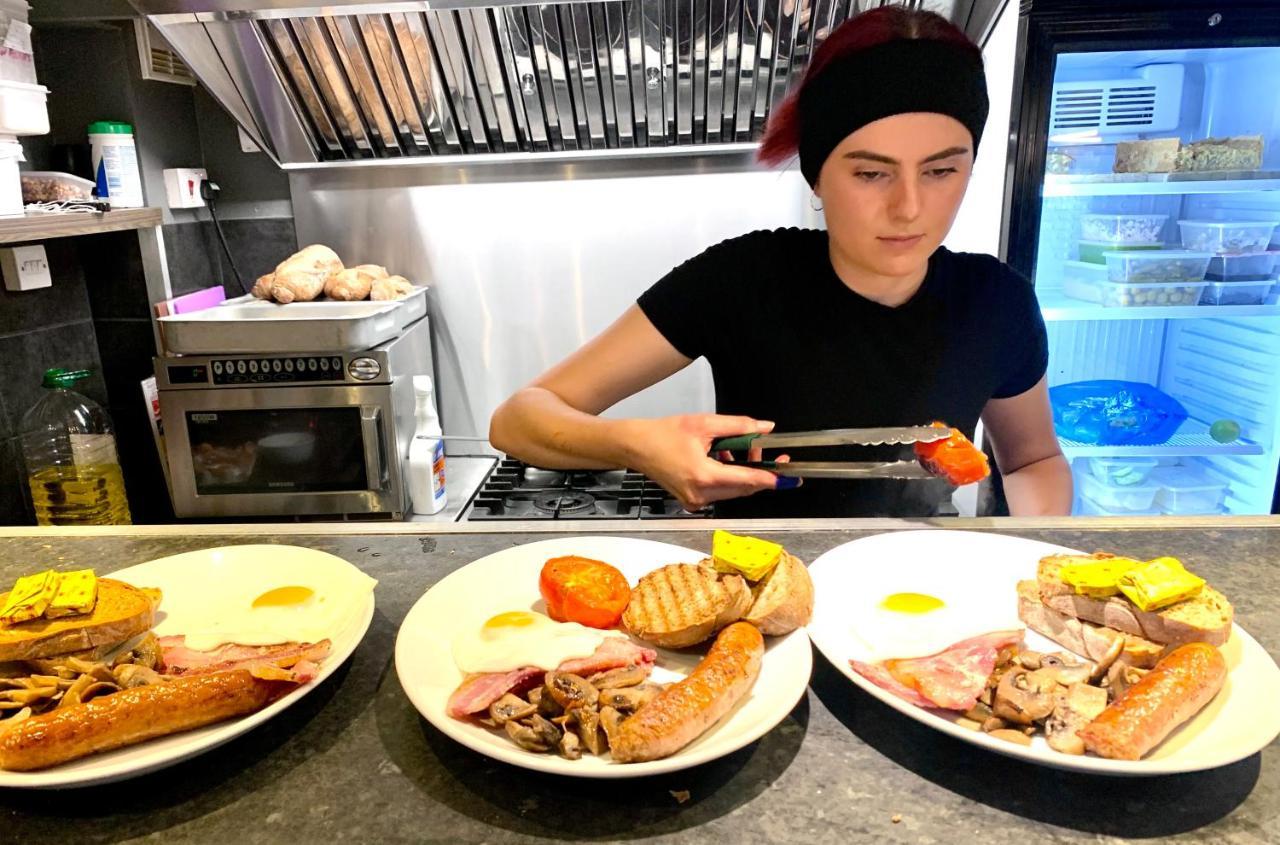 Blas At Fronlas Cafe - The Heart Of Newport Newport  Exteriör bild